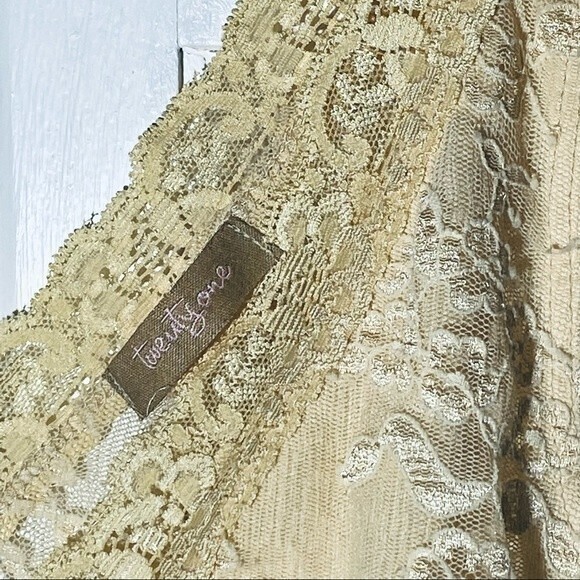 !Firm Price! Twenty-One Juniors/Women Lace Tank Top, V Neck Size‎ L, Cream - Picture 3 of 6